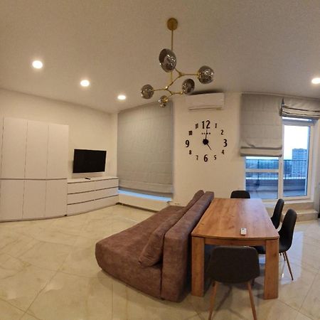 Apartplus - Затишні Апартаменти Dnipro Exterior foto